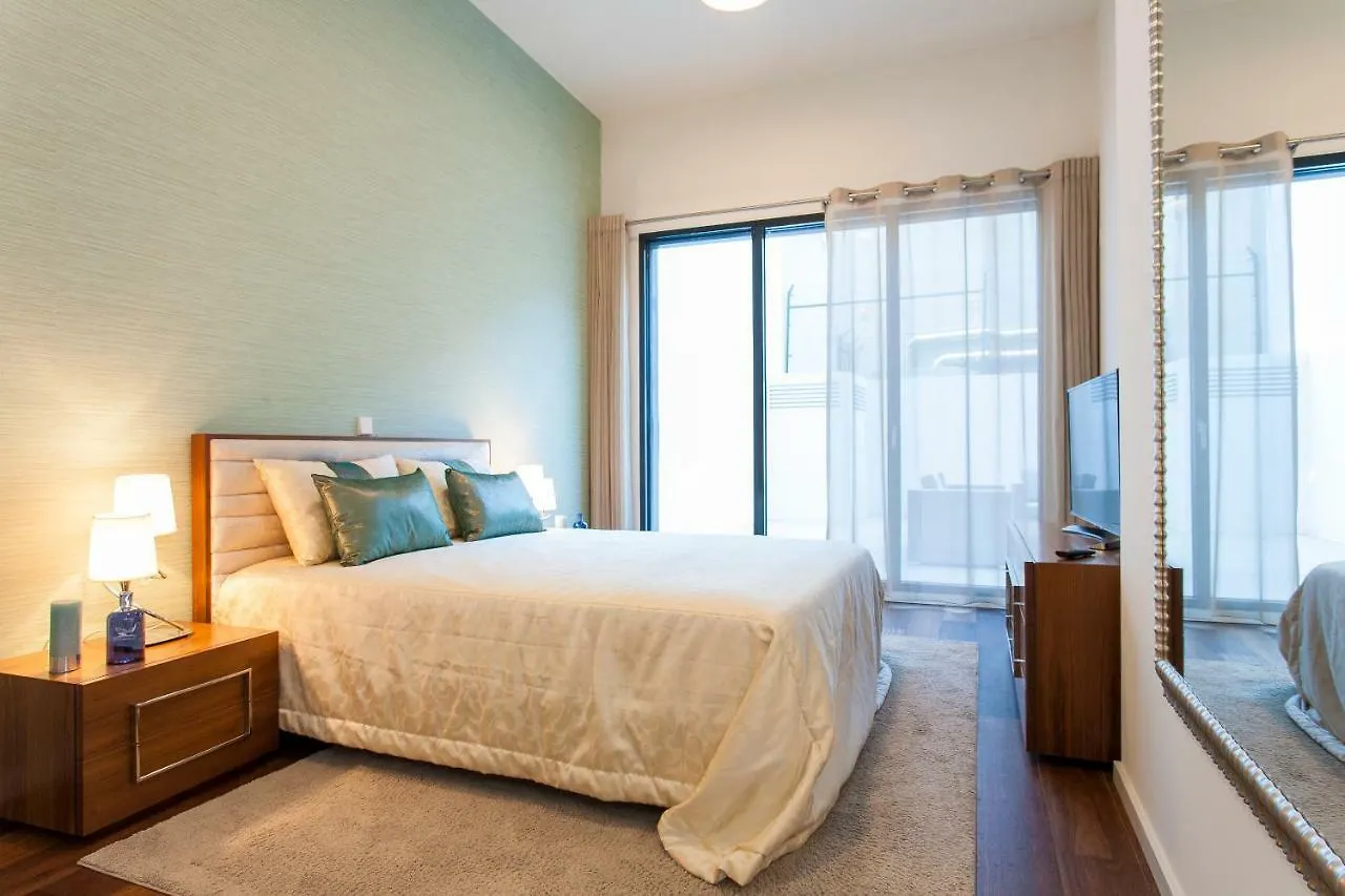 Appartement Altido Luxurious And Spacious 1-Bed Apt With Huge Terrace By Parque Subway Lissabon Portugal